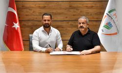 Yeşilyurtspor imzaları üst üste attırdı