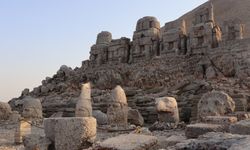 Nemrut güzelliğiyle hem büyülüyor hem hayran bırakıyor