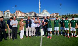 Yeşilyurtspor şampiyonluk kupasını aldı