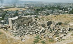 Depremin izleri Raban Kalesi'ndeki Cami'de