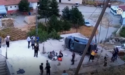 Doğanşehir’de otomobil evin çatısına uçtu!