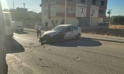 Adıyaman'da hafif ticari araç ile otomobil çarpıştı: 4 yaralı