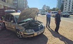 Elazığ’da otomobil ile kamyon çarpıştı