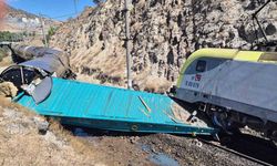 Malatya Hekimhan’da Korkunç Tren Kazası: Yük Trenleri Kafa Kafaya Çarpıştı!