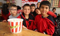 Köy okullarında ilk kez beyaz perde heyecanı