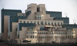 Dedesi Nazilerle işbirliği yapan Metreweli, MI6'nın ilk kadın başkanı oldu