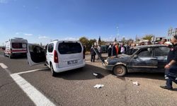 Cenaze yolunda kaza: 3 yaralı