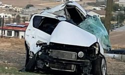 Diyarbakır Trafik Kazası: Tırın Çarptığı Otomobilde Sürücü Can Verdi