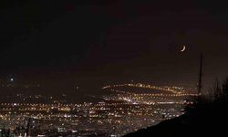 Elazığ’da Muhteşem Hilal Manzarası!