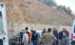 Şırnak’ta yolcu minibüsü ile hafif ticari araç çarpıştı: 2’si ağır 14 yaralı
