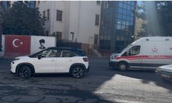 Trafik kilitlendi, ’fermuar sistemi’ uygulanmayınca ambulans ters yönden ilerledi