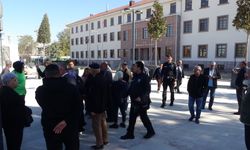 Zaviye sakinleri çözümü Valilik kapısında aradı!