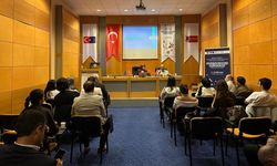 Gençlerle uzman akademisyenler ‘doğru bilgi’ için toplandı