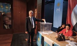 Yeşilyurt İYİ Parti’de bayrak değişimi!