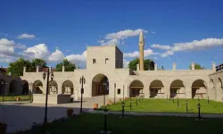 Ulu Camide restorasyon başladı... Kervansarayın geleceği belirsiz