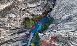 Darende’de Sonbahar Büyüsü: Günpınar Şelalesi Renk Cümbüşüne Büründü