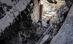 İsrail ateşkese rağmen, Gazze'nin birçok bölgesine gece boyunca yoğun saldırılar düzenledi