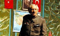 Tiyatroyla Taçlanan Bir Ömür: Nejat Uygur