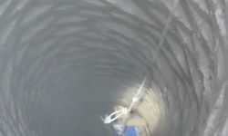 Batman itfaiyesi 20 metrelik kuyuya düşen horozu kurtardı