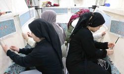 Diyarbakır’da kadınlar ürettikleri el emeği dokuma halıları Avrupa’ya satıyor