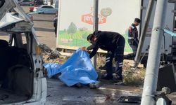 Diyarbakır’da tır ve iki aracı biçti: 2 ölü, 3 yaralı