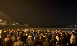 Evde ölü bulunan aileden baba defnedildi