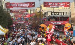 Gaziantep’te 7. Gazi Yarı Maratonu bin 498 sporcunun katılımıyla başladı