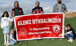 Paraşütle "Ailemiz istikbalimizdir" mesajı verildi