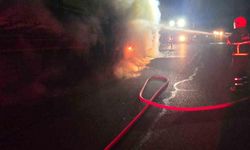 Şanlıurfa’da salça yüklü tır alev alev yandı