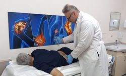 Malatya’daki doktor bel fıtığı ameliyatı geçiren hastalarda umut oldu