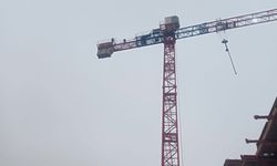 Malatya’da ücret isyanı: 2 işçi vincin tepesine çıktı