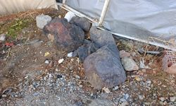 Tarlasında bulduğu göktaşına alıcı arıyor