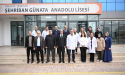 Yeşilyurt'ta Öğretmenlere Kişisel Hediyelerle Anlamlı Kutlama