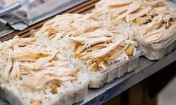 Kayseri’de tavuk yemeği hastanelik etti: 30 işçi zehirlendi