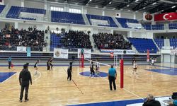 Malatya’da Büyük Final! Liseler Arası Kız Voleybolda Şampiyon Belli Oldu