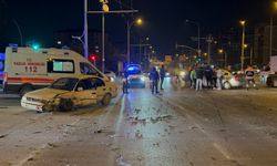 Malatya’da Gece Yarısı Feci Kaza: Çöşnük Kavşağı’nda 6 Kişi Yaralandı