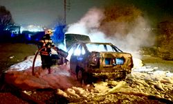 Malatya'da Park Halindeki Araç Alevlere Teslim Oldu