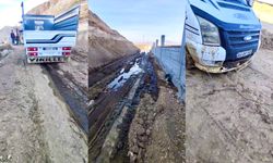 Yeşilyurt’ta Yollar Çöktü: Süt Üreticisi Kurtarılmayı Bekledi