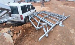 Malatya'da kontrolden çıkan kamyon devrildi: 1 yaralı