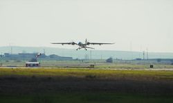 Bayraktar AKINCI'dan fırlatılan TÜBİTAK SAGE'nin milli mühimmatları hedefi tam isabetle vurdu