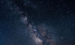 Bilim insanları, 12 milyar yıl öncesine ait Samanyolu benzeri dev galaksi keşfetti