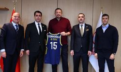 Fenerbahçe'den TBF Başkanı Hidayet Türkoğlu'na ziyaret