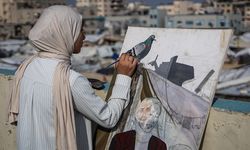 Gazzeli küçük ressam Sara, İsrail'in saldırılarıyla birlikte sadece 'yıkım ve kan' çizer oldu