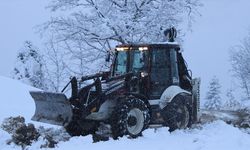 Köy yolları karla mücadele ekiplerinin çalışmasıyla açılıyor