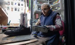 Malatya’da Depreme Rağmen Mesleğine Sıkı Sıkı Tutunan Ayakkabı Ustası