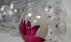 800 derece ateşle buluşan cam sanat eserine dönüşüyor