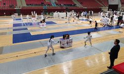 Elazığlı Elif Reyyan eskrimde Türkiye şampiyonu