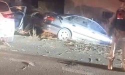 Şanlıurfa’da iki otomobil kafa kafaya çarpıştı: 1 ölü, 9 yaralı