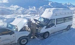 Siirt'te kardan kapanan 278 köy yolu ulaşıma açıldı