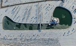 Sivas'ta soğuk hava etkisini gösterdi, ördeklerin olduğu gölet kısmen dondu